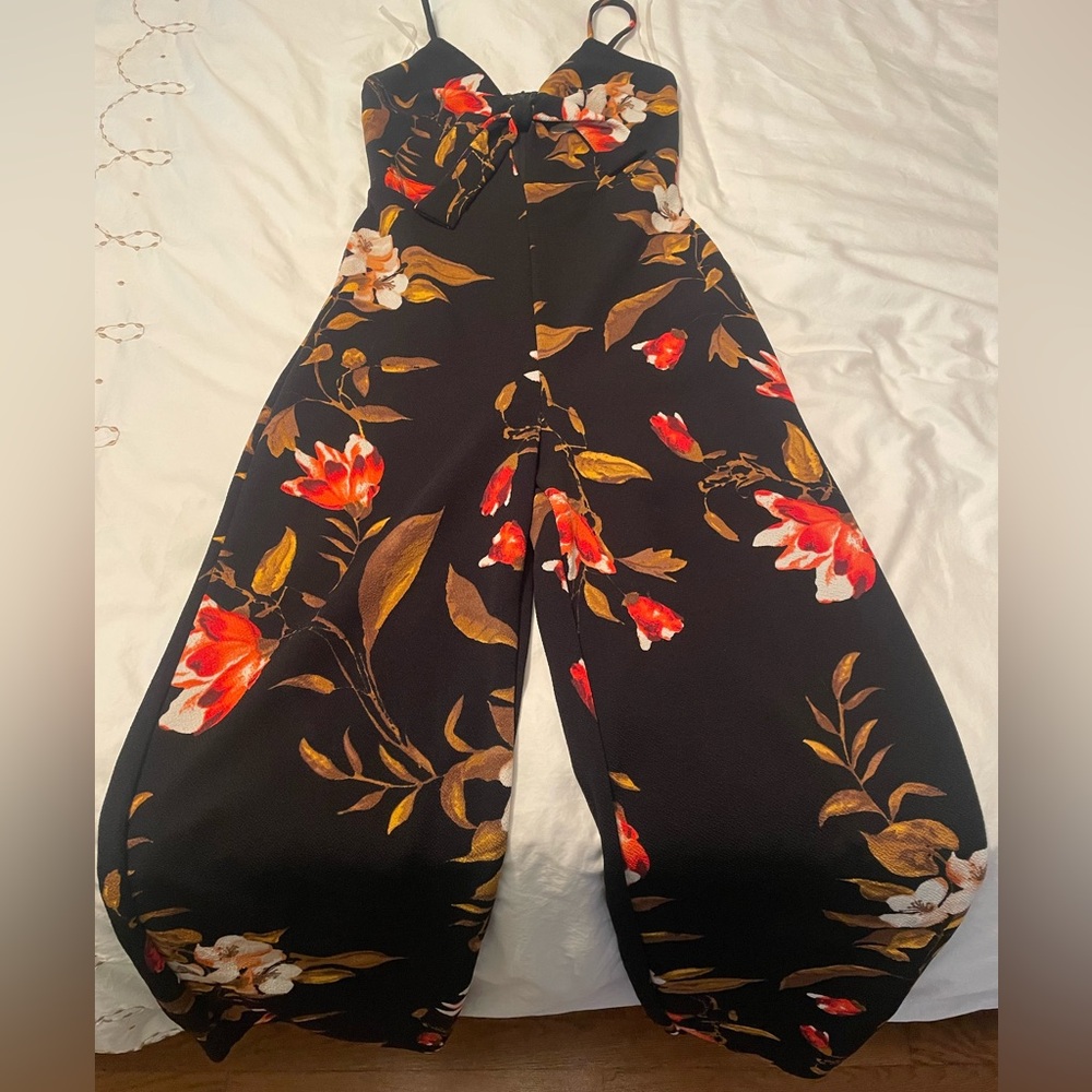 Charlotte Russe Women’s Floral Tropical Black Tie Front Keyhole Jumpsuit S